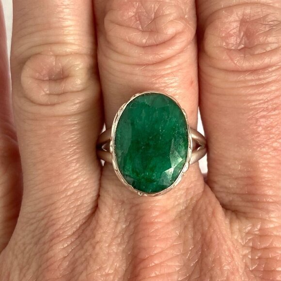 Sterling Silver 925 Oval Bezel Set Faceted Green Jadeite Split Shank Ring Sz 8.5 - Picture 1 of 16